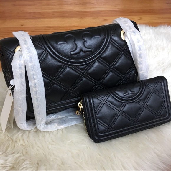Tory Burch Handbags - ❌sold❌Tory Burch Soft Fleming Zip Continental Wall